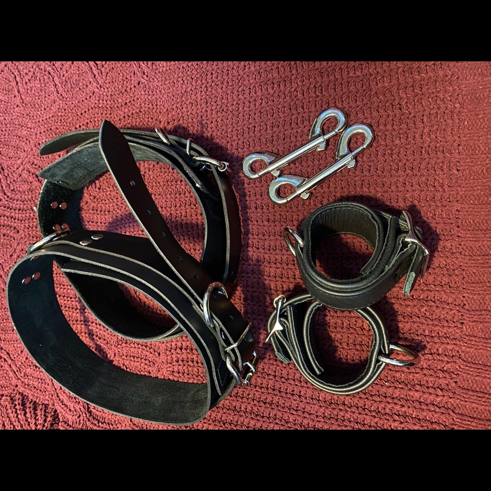 Genuine leather Thigh and wrist/ankle restraints